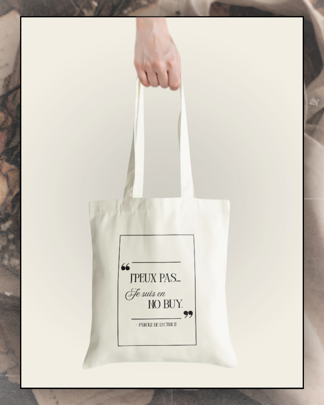 Tote bag lecture en coton beige “J’peux pas, je suis en No Buy”, avec citation humoristique pour lectrices qui limitent leurs achats de livres, idéal comme cadeau de lectrice et comme accessoire bookish pour transporter livres et romans.
