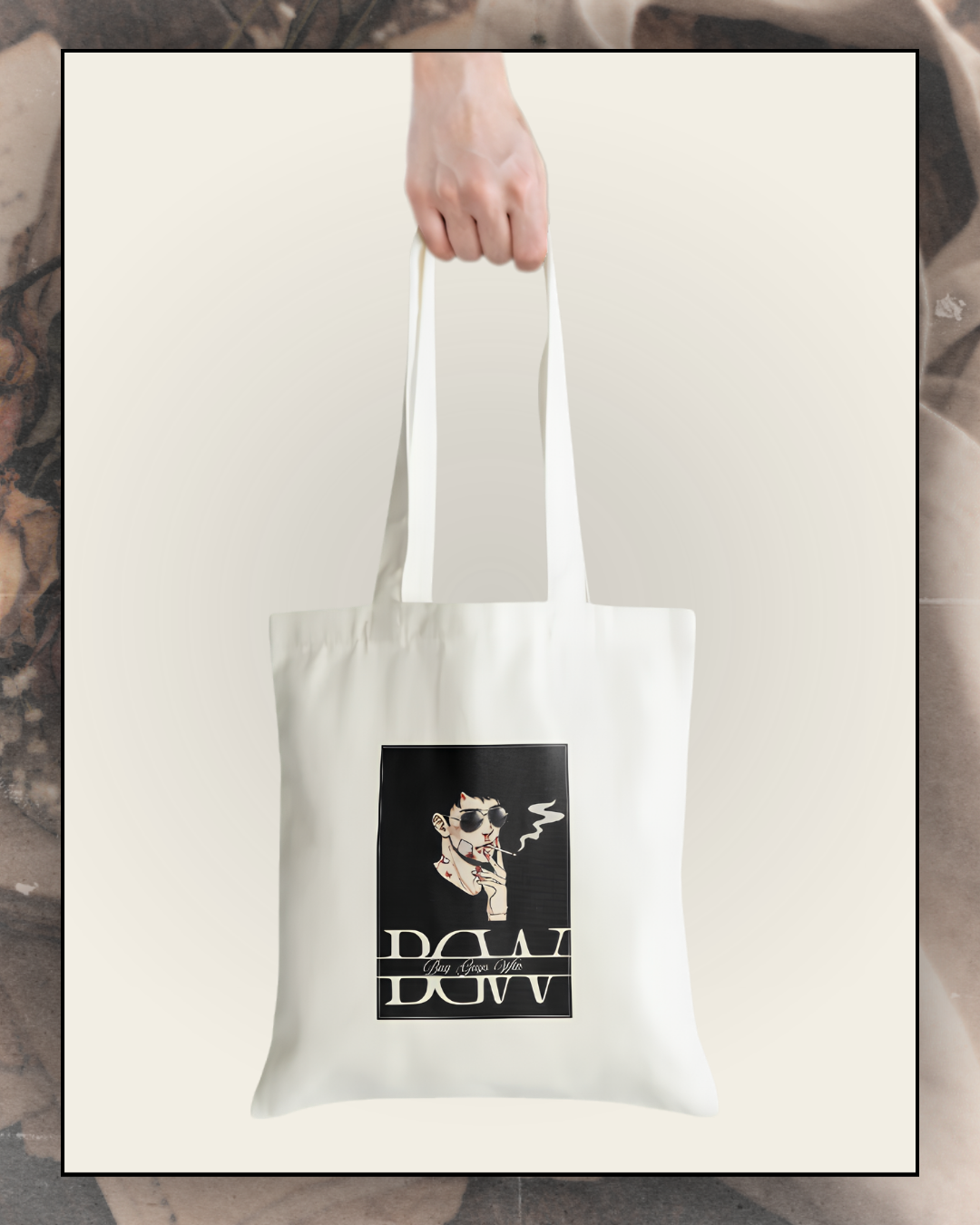 Tote bag en coton beige avec  illustration graphique noire inspirée des bad boys littéraires : “Bag Guys Win”, inspiré du trope bad guy wins pour lectrices de dark romance, idéal pour transporter livres et romans.